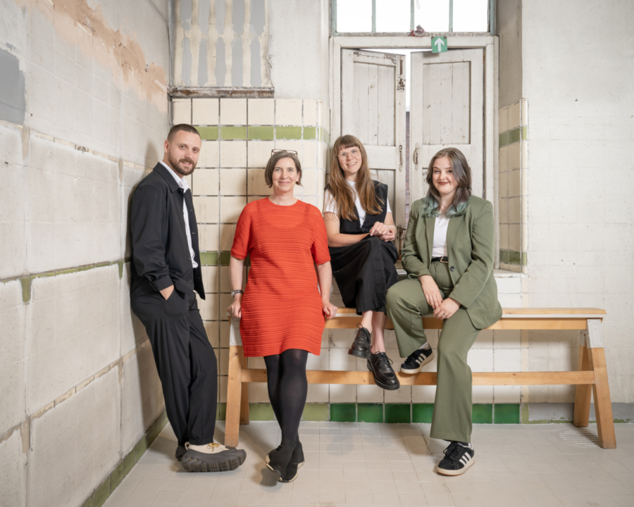 01 Landscape Serious