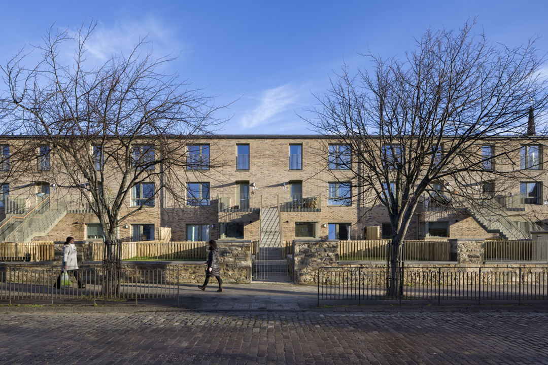 1 Leith Fort Gillian Hayes 1