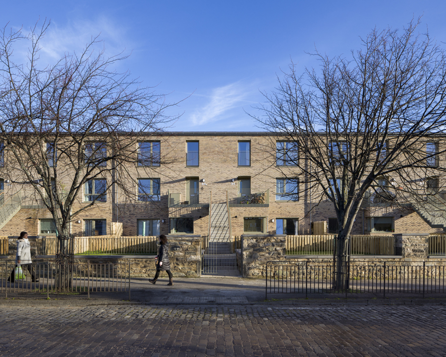 1 Leith Fort Gillian Hayes 1